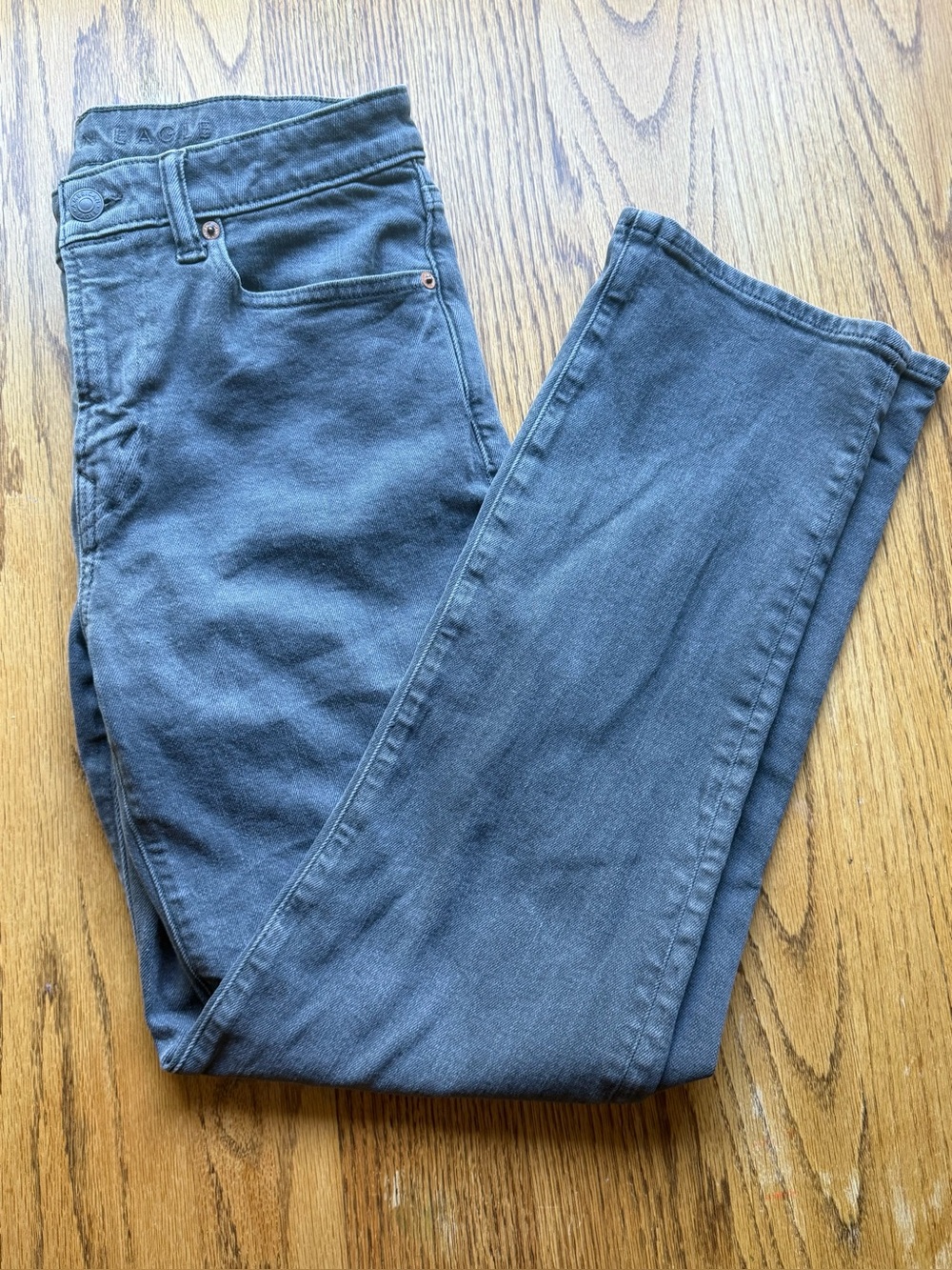 American Eagle Menโs Relaxed Straight Dark Wash Gray Jeans Size 30x32